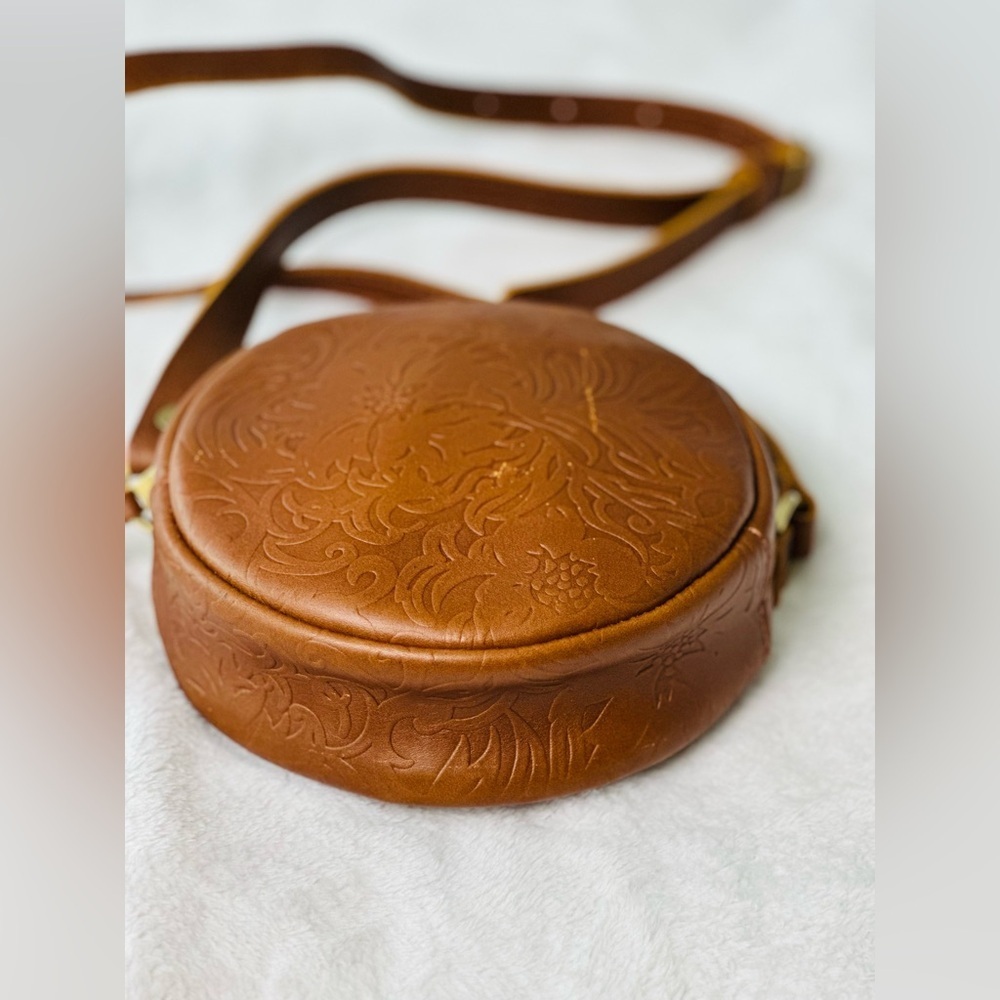 Portland Leather Goods Circle Tooled Leather 7” Round Crossbody Bag - Picture 4 of 7